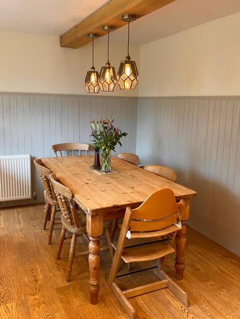 Cottage In The Heart Of 프롬 외부 사진